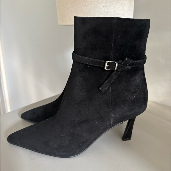 NEW Steve Madden Layan Suede Ankle Boots - Picture 1 of 6